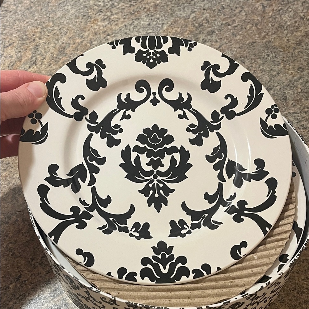Rosanna Parisian Wallpaper Black and White Plate Set - Picture 2 of 9